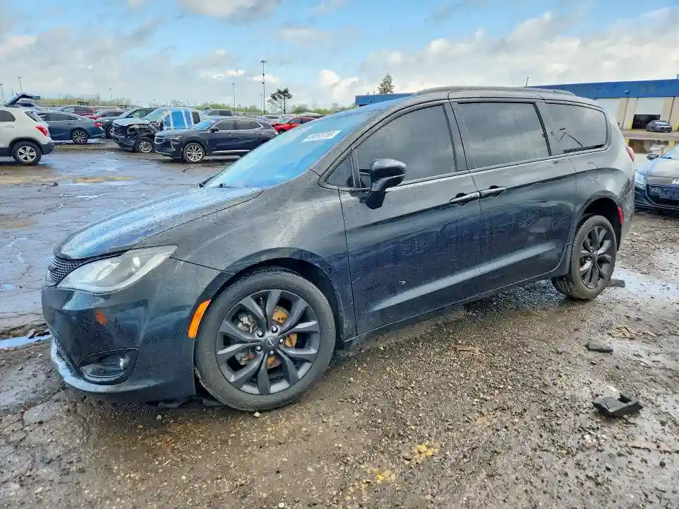 2C4RC1EG1JR237579 2018 CHRYSLER PACIFICA-0