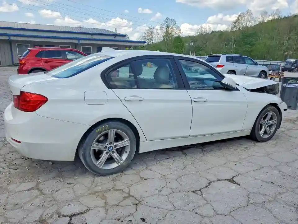 WBA3B3G52FNR89034 2015 BMW 3 SERIES-2
