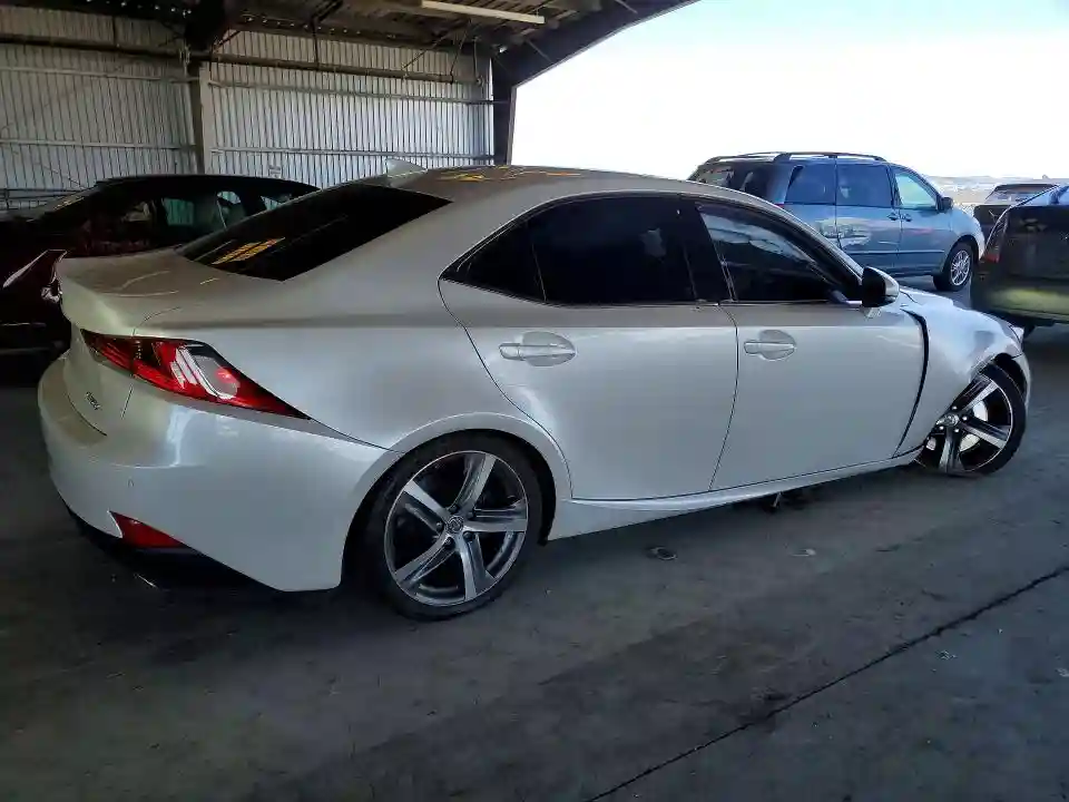 JTHBA1D22J5072912 2018 LEXUS IS-2
