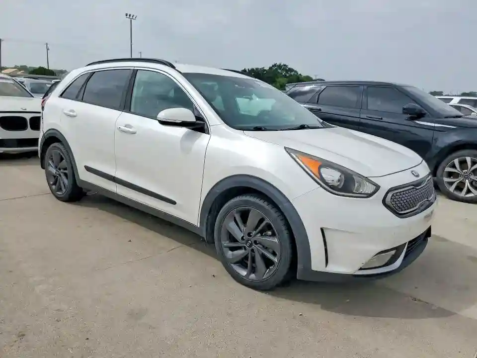 KNDCC3LC4H5063659 2017 KIA NIRO-3