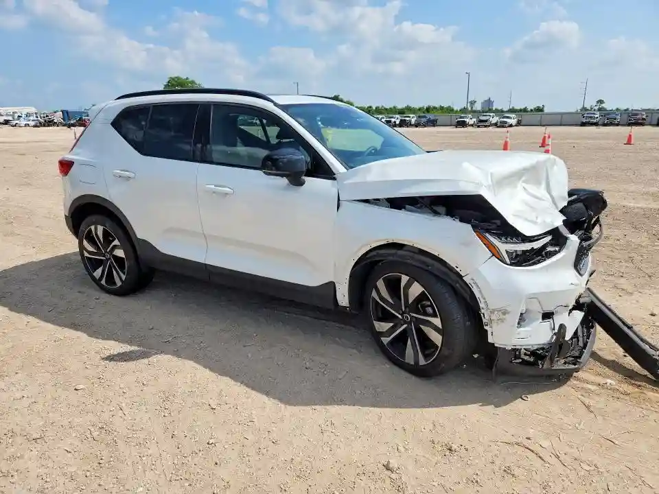 YV4L12UX2P2977293 2023 VOLVO XC40-3