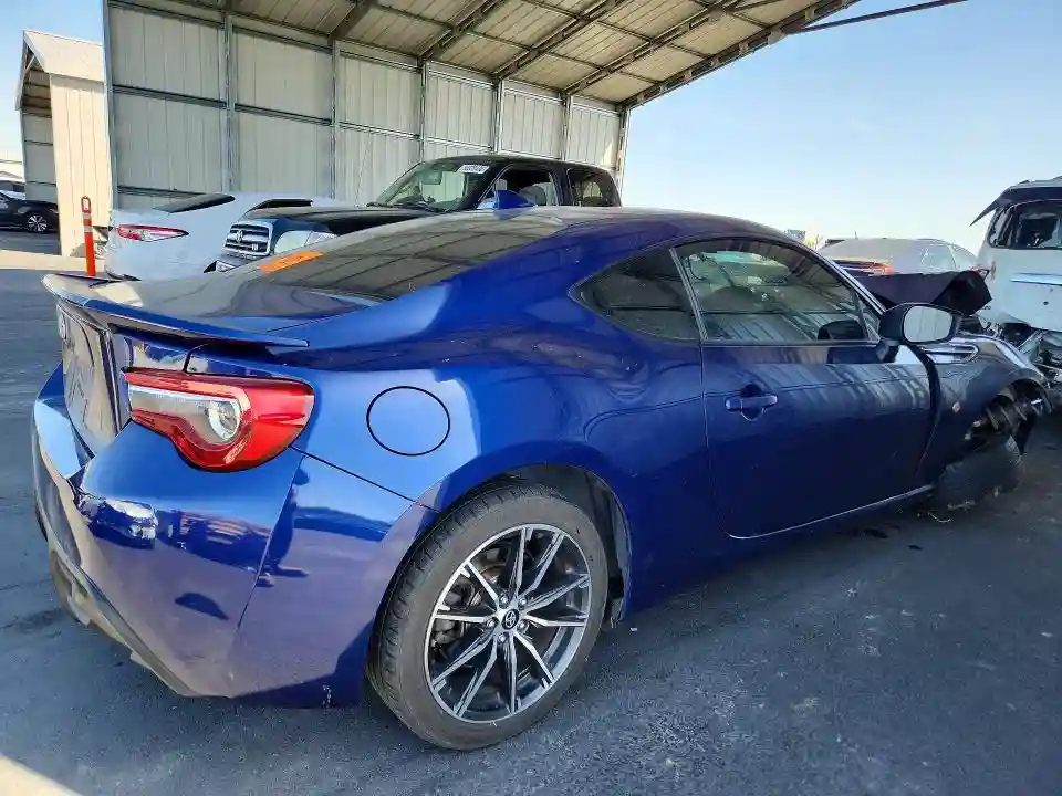 JF1ZNAA19K8700499 2019 TOYOTA 86-2