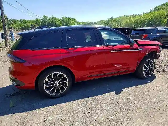5LMPJ8K4XSJ913333 2025 LINCOLN NAUTILUS-2