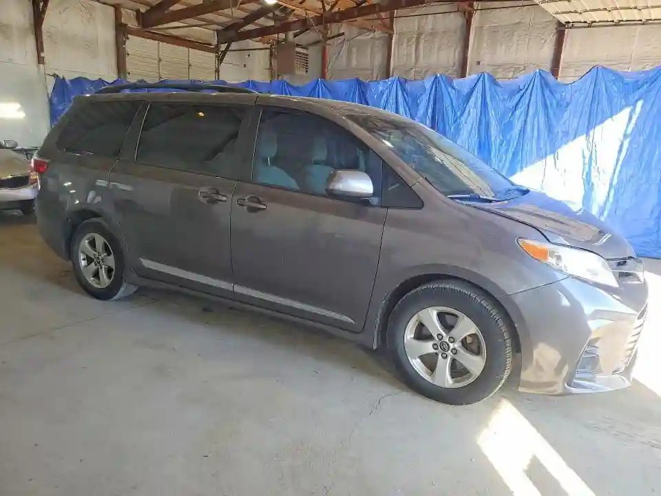 5TDKZ3DC0JS954461 2018 TOYOTA SIENNA-3