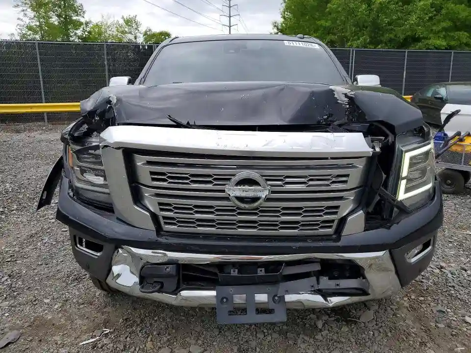1N6AA1ED9MN516379 2021 NISSAN TITAN-4