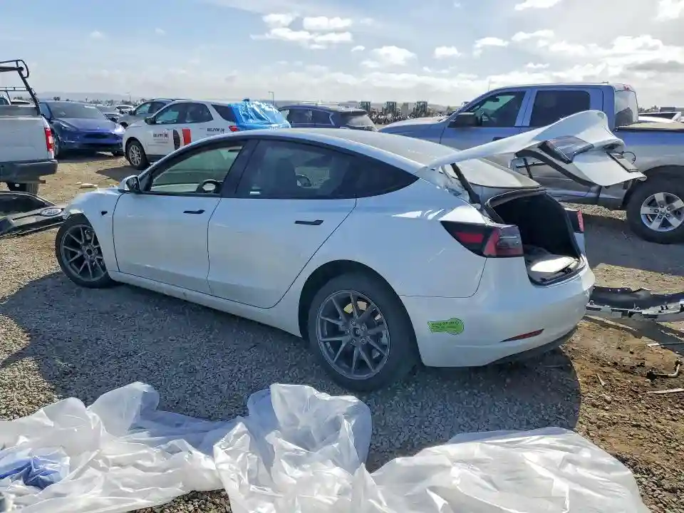5YJ3E1EA9PF607502 2023 TESLA MODEL 3-1