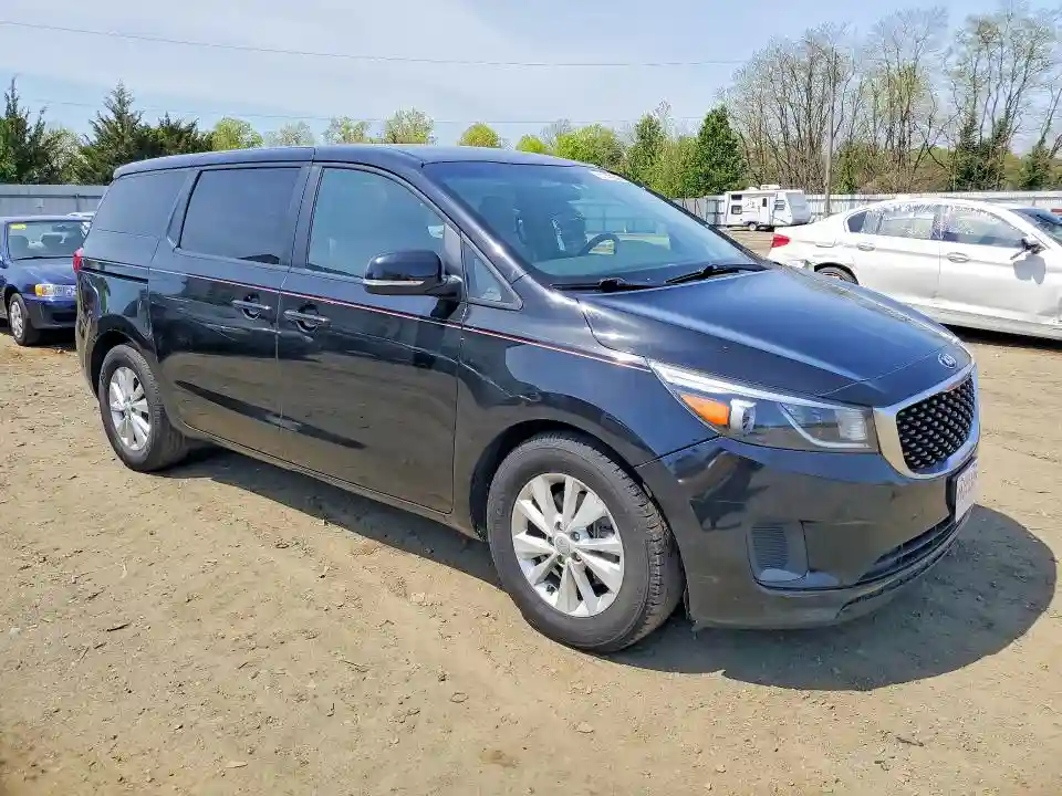 KNDMB5C12J6395763 2018 KIA SEDONA-3