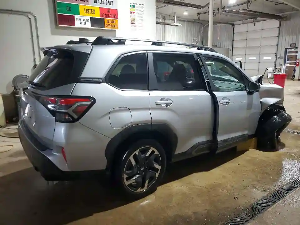 JF2SLDRC2SH510828 2025 SUBARU FORESTER-2