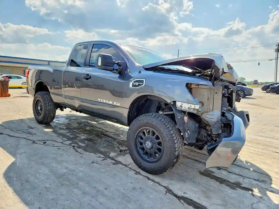 1N6AA1C34JN501746 2018 NISSAN TITAN-3