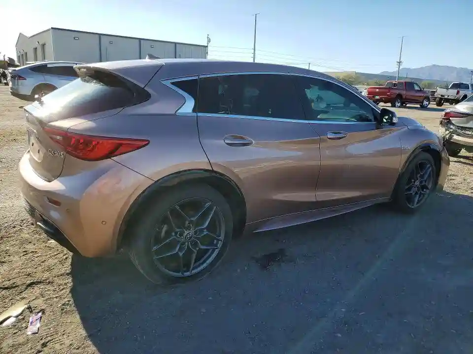 SJKCH5CP6JA046176 2018 INFINITI QX30-2