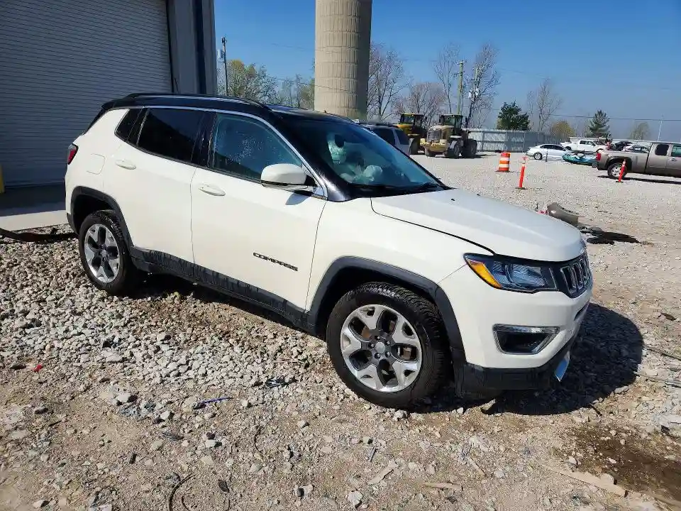 3C4NJDCB4KT761367 2019 JEEP COMPASS-3