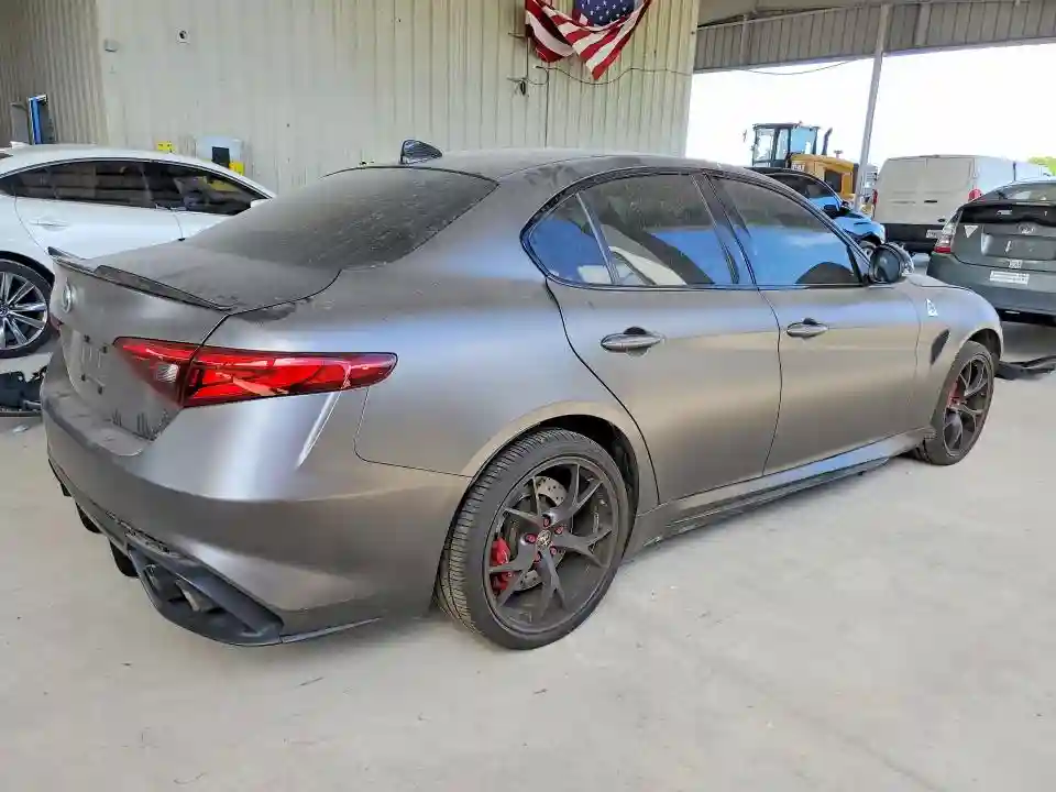 ZARFAMEV4K7599861 2019 ALFA ROMEO GIULIA-2