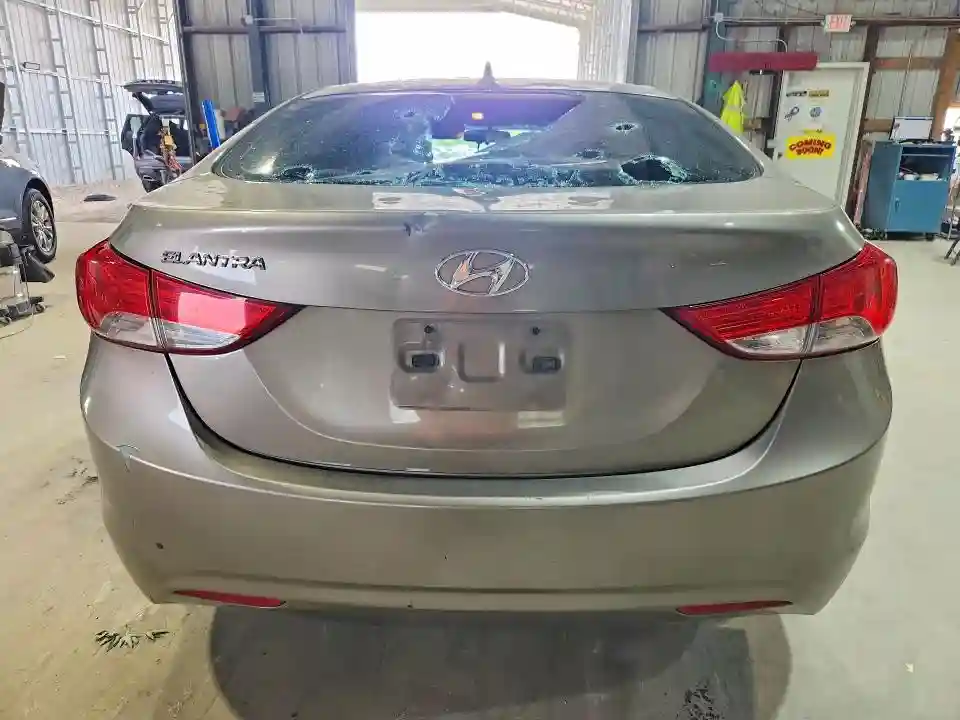 5NPDH4AE8DH264832 2013 HYUNDAI ELANTRA-5