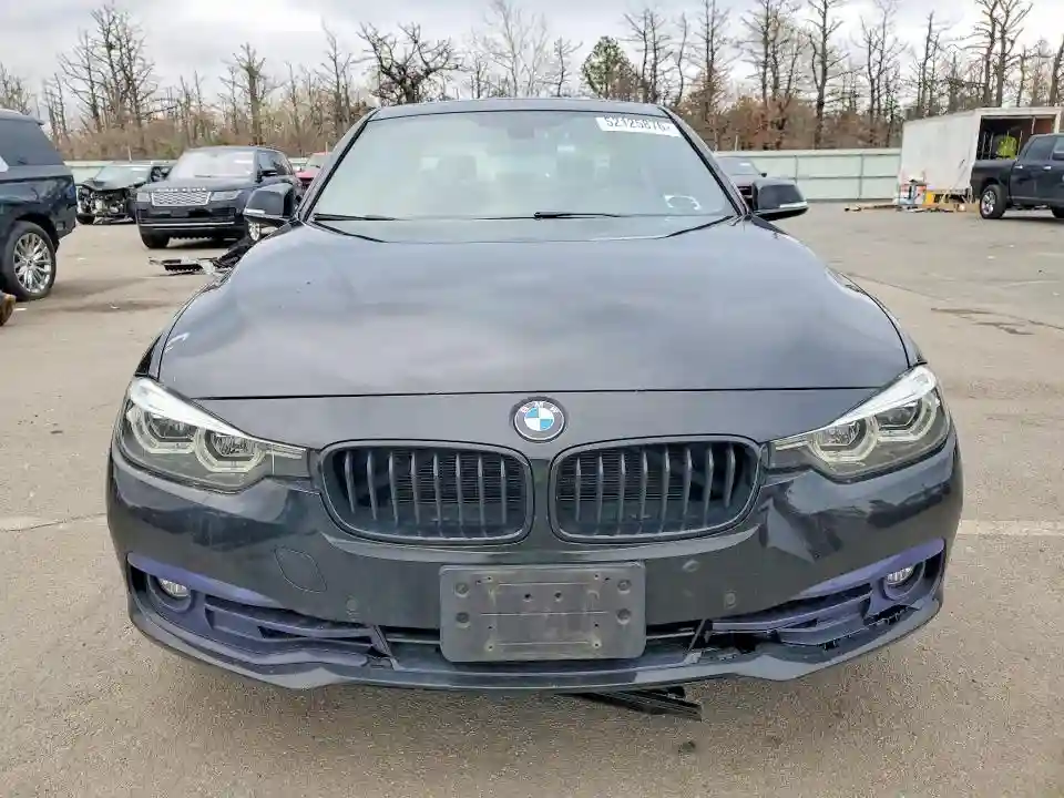WBA8D9C50JA608001 2018 BMW 3 SERIES-4
