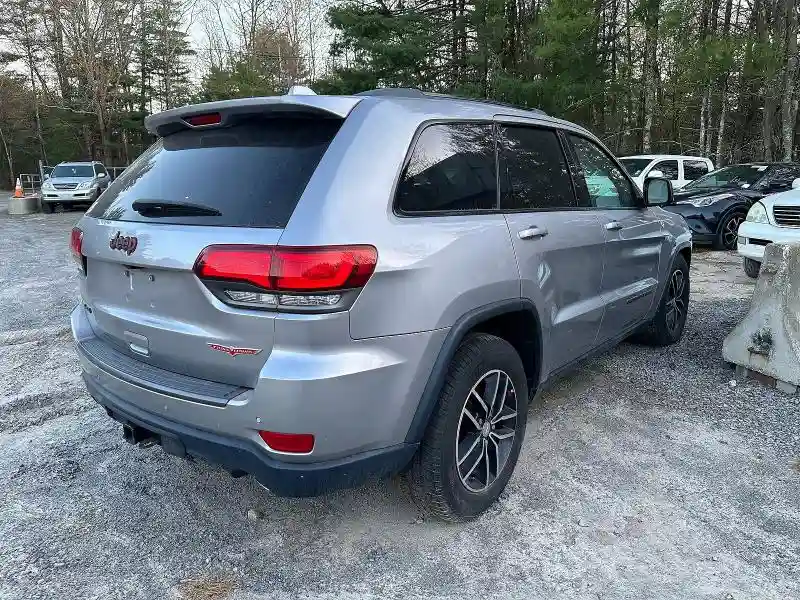 1C4RJFLG4JC325220 2018 JEEP GRAND CHEROKEE-3