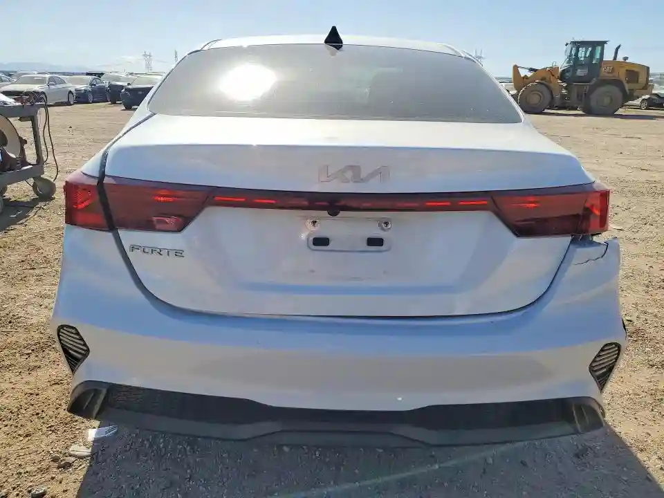 3KPF24AD6PE566758 2023 KIA FORTE LXS-5