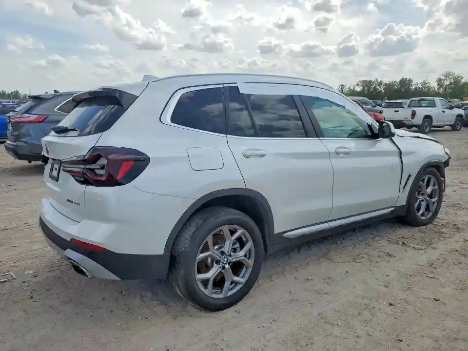 5UX53DP08R9W13386 2024 BMW X3-2