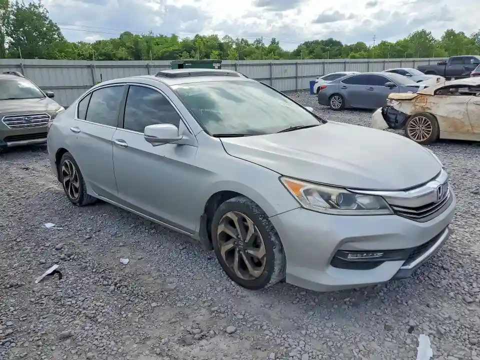 1HGCR2F72GA135585 2016 HONDA ACCORD-3