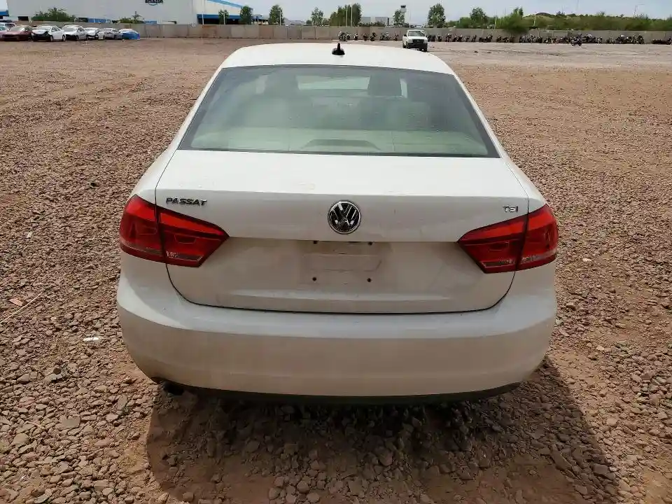 1VWAT7A36FC093365 2015 VOLKSWAGEN PASSAT-5
