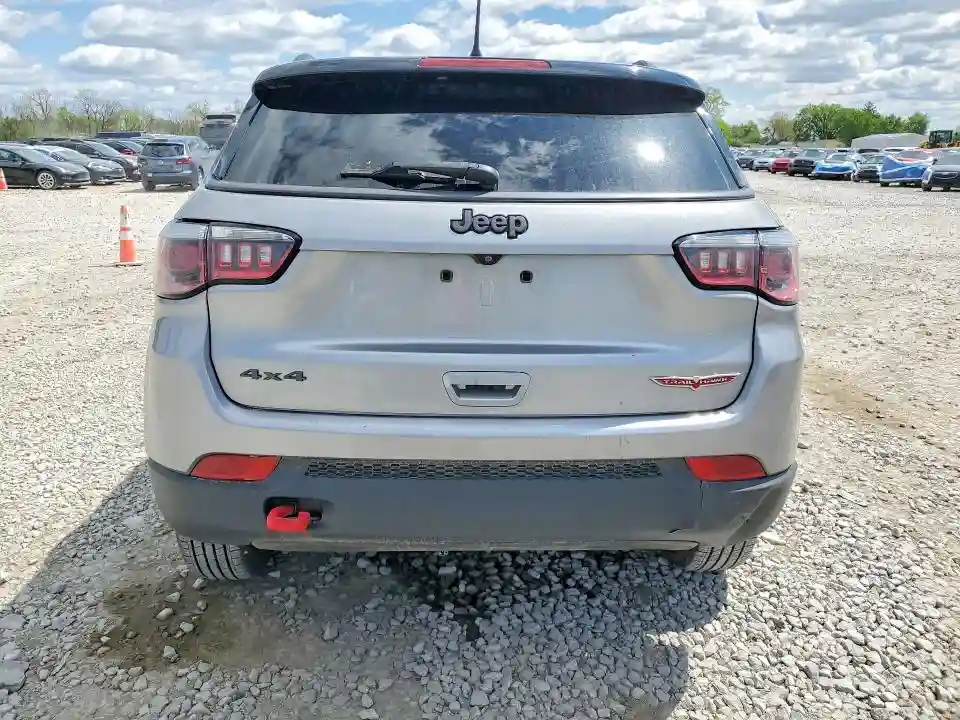 3C4NJDDB8KT671038 2019 JEEP COMPASS-5