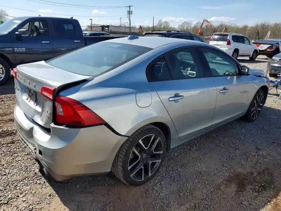 YV140MTLXH2428540 2017 VOLVO S60-2