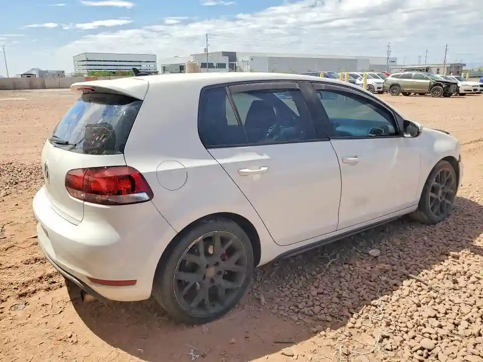 WVWHV7AJXDW123327 2013 VOLKSWAGEN GTI-2
