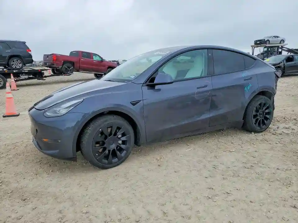 5YJYGAEE2MF295120 2021 TESLA MODEL Y-0