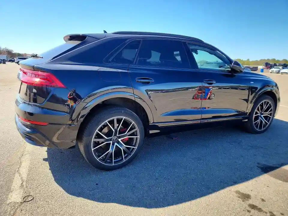 WA1FVAF16KD041529 2019 AUDI Q8-2