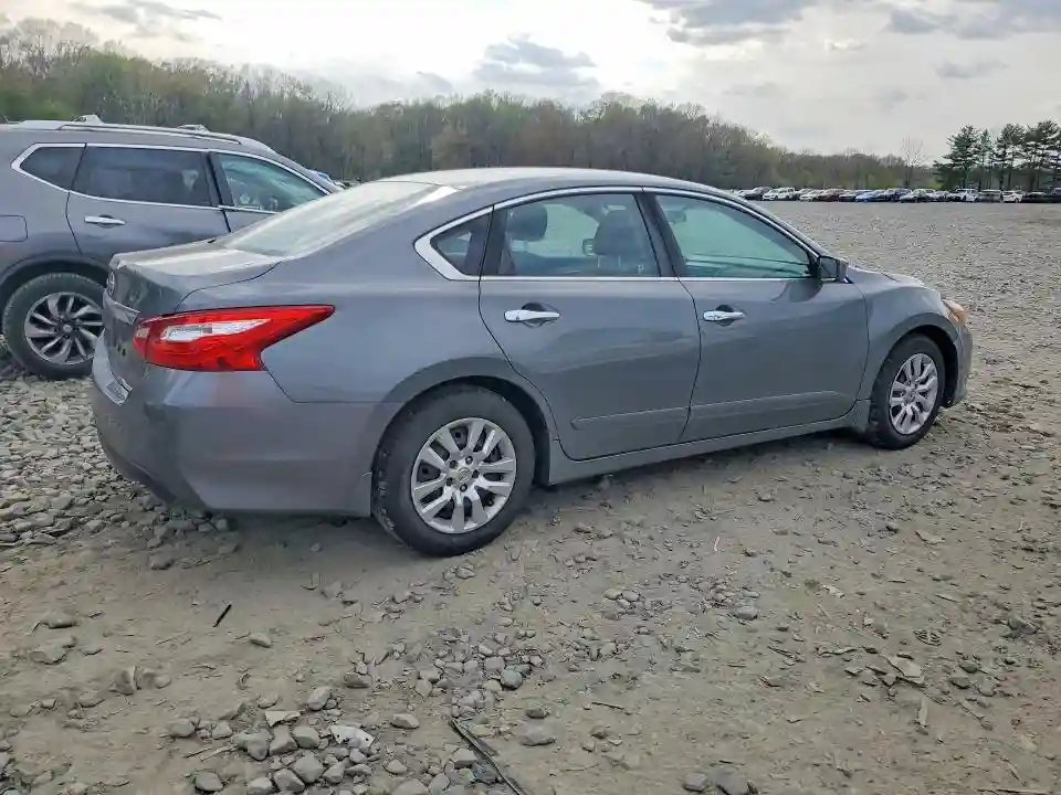 1N4AL3AP4HN331757 2017 NISSAN ALTIMA-2