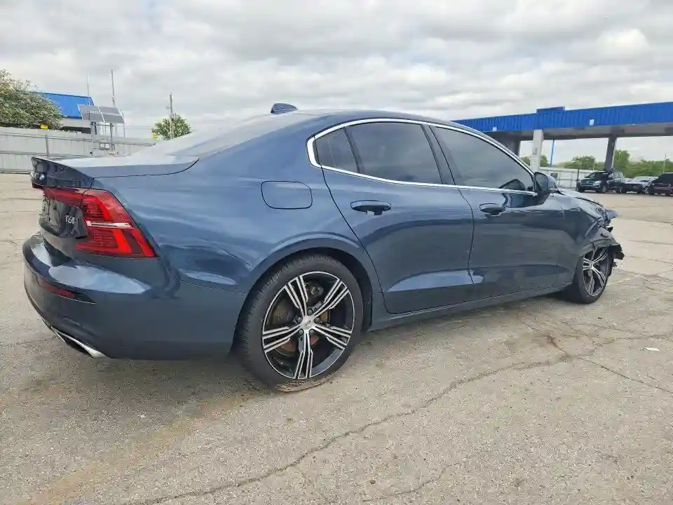 7JRA22TL9KG013096 2019 VOLVO S60-2