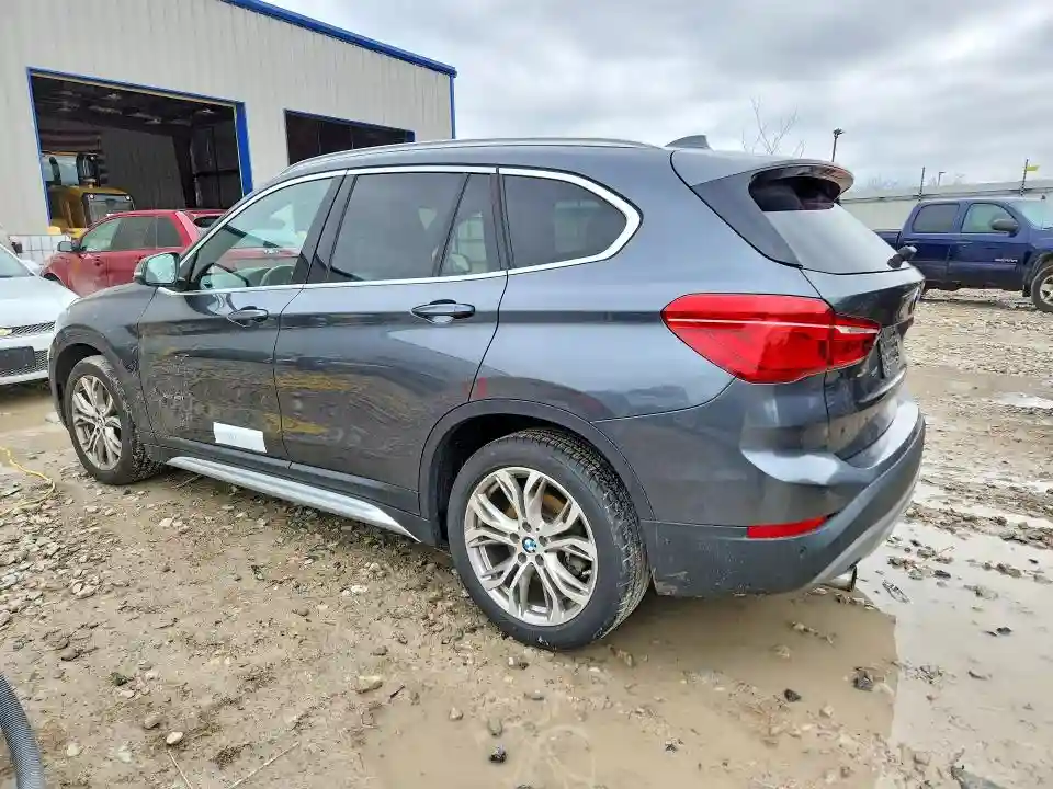 WBXHT3C34H5F76017 2017 BMW X1-1
