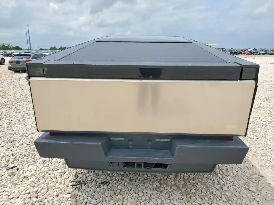 7G2CEHEE7RA019624 2024 TESLA CYBERTRUCK-5