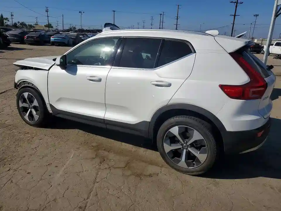 YV4L12UK4R2202338 2024 VOLVO XC40-1