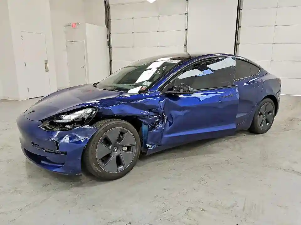5YJ3E1EA9PF665190 2023 TESLA MODEL 3-0