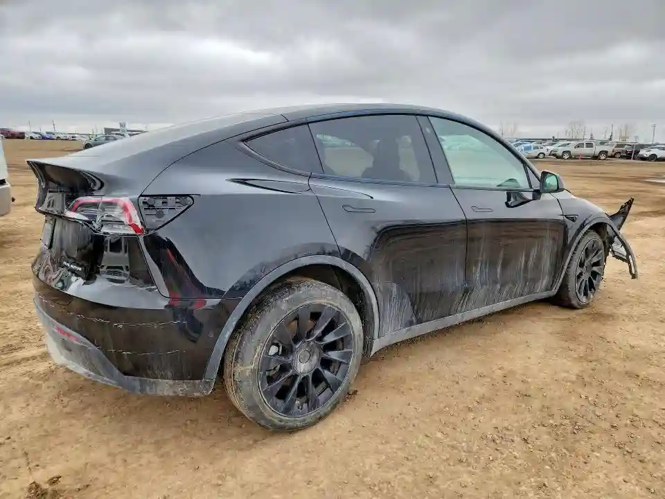 7SAYGDEE2NF572788 2022 TESLA MODEL Y-2