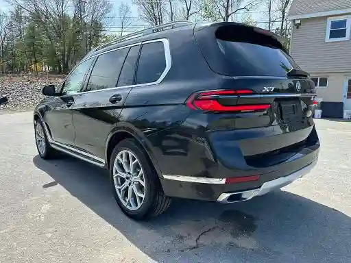 5UX23EM04S9Y27987 2025 BMW X7-1