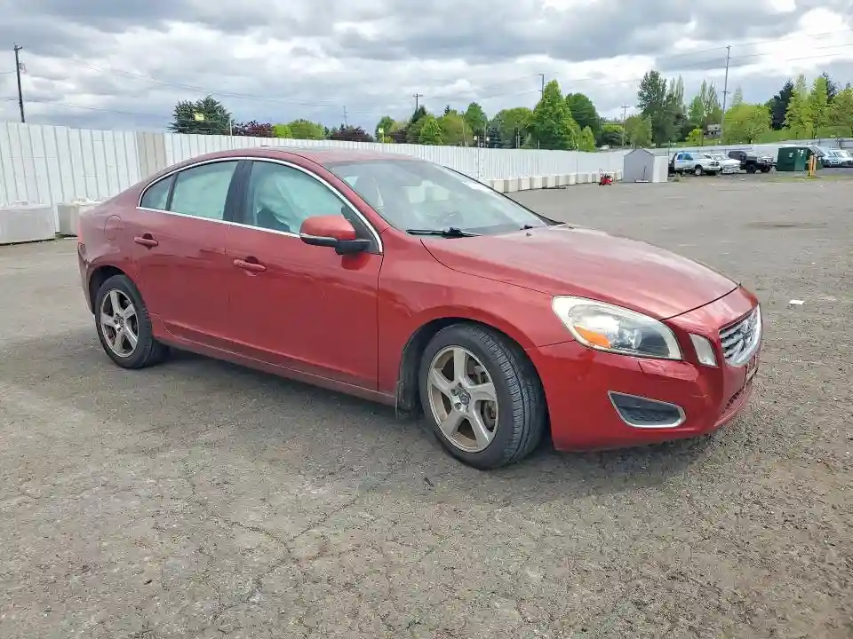 YV1612FS8D2185737 2013 VOLVO S60-3