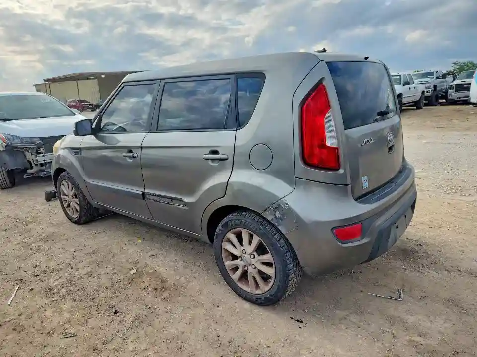 KNDJT2A64C7387433 2012 KIA SOUL-1