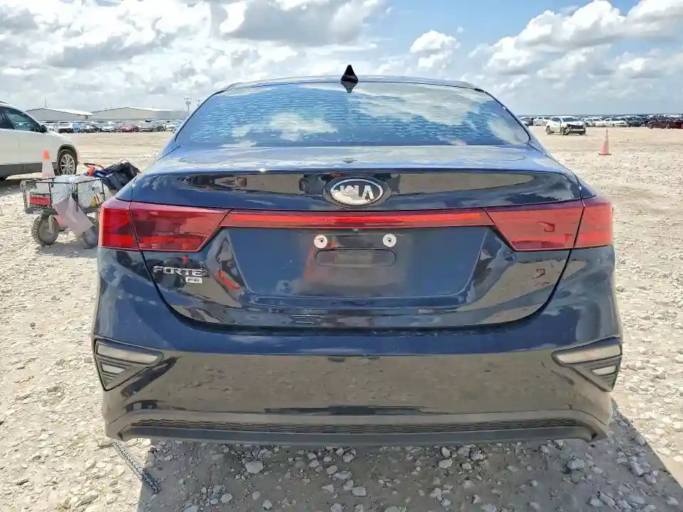 3KPF24AD7KE095633 2019 KIA FORTE-5