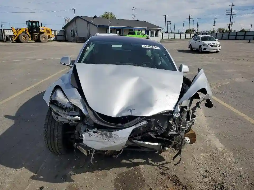 5YJ3E1EA2JF006987 2018 TESLA MODEL 3-4