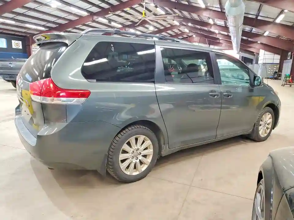 5TDJK3DC0ES090467 2014 TOYOTA SIENNA-2