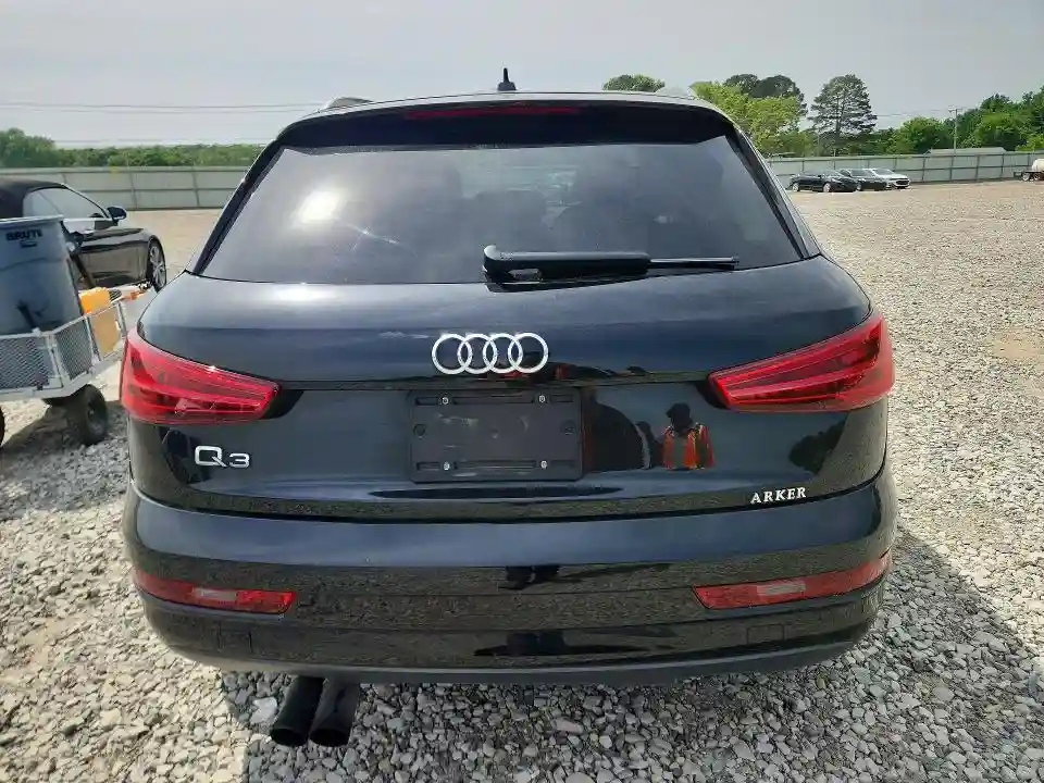 WA1BCCFSXJR030964 2018 AUDI Q3-5