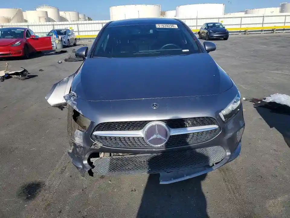 WDD3G4EB1KW029359 2019 MERCEDES-BENZ A-CLASS-4