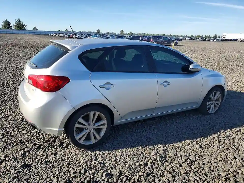 KNAFW5A32B5330028 2011 KIA FORTE5 SX-2