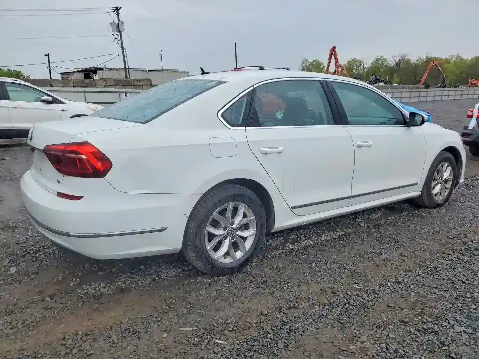 1VWAT7A30HC080971 2017 VOLKSWAGEN PASSAT-2