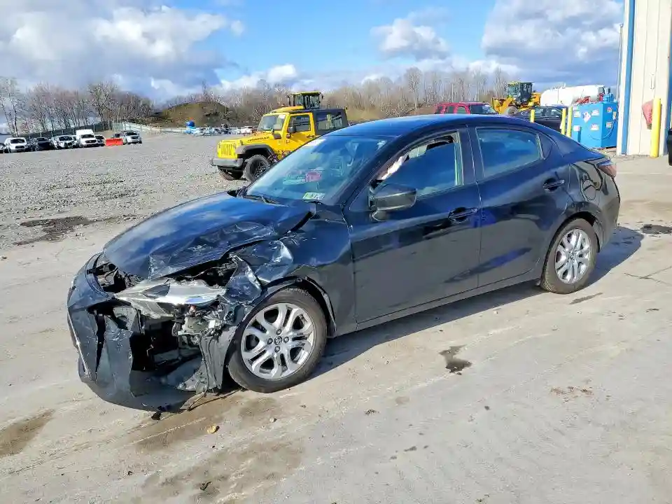 3MYDLBYV2JY324547 2018 TOYOTA YARIS-0