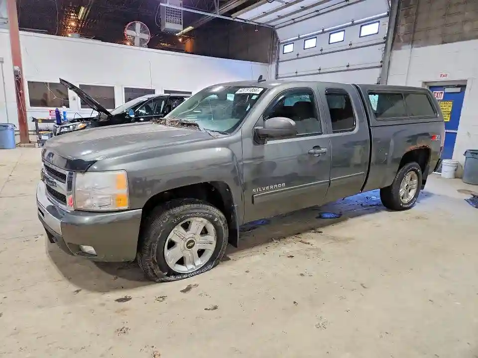 1GCRKSE35BZ382606 2011 CHEVROLET SILVERADO-0