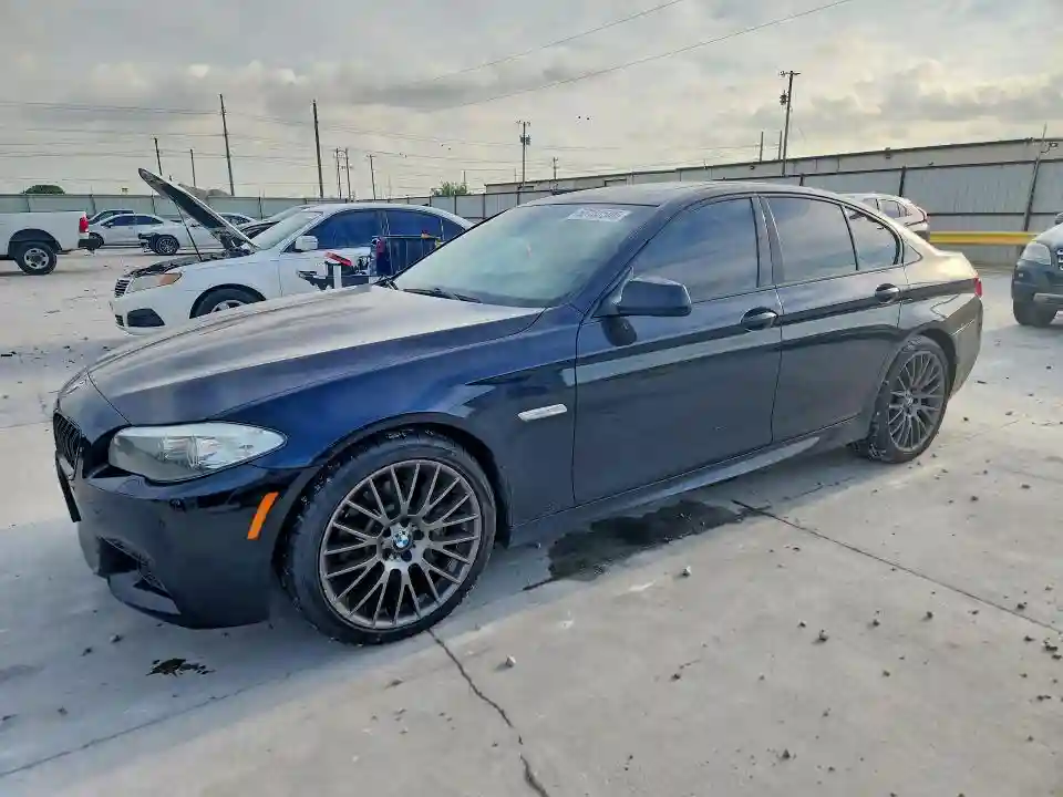 WBAFR7C5XBC607652 2011 BMW 5 SERIES-0