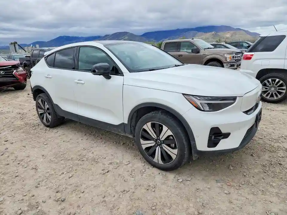 YV4ED3GL7P2053639 2023 VOLVO C40-3