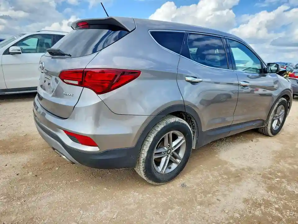 5NMZT3LB5JH091023 2018 HYUNDAI SANTA FE-2